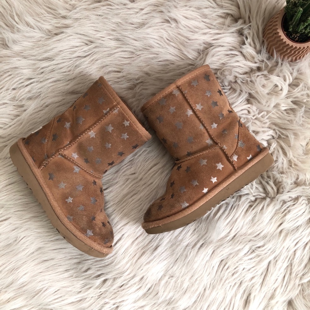 Big Kids Ugg Silver Foil Stars Boots